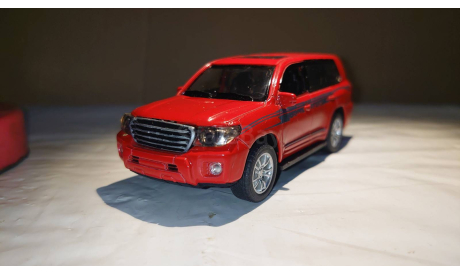 Toyota Land Cruiser 200 first restyle (2012-2015) 1/43, масштабная модель, No Name, 1:43