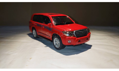 Toyota Land Cruiser 200 first restyle (2012-2015) 1/43, масштабная модель, No Name, 1:43