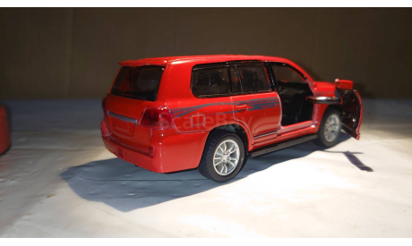 Toyota Land Cruiser 200 first restyle (2012-2015) 1/43, масштабная модель, No Name, 1:43