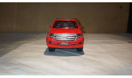 Toyota Land Cruiser 200 second restyle (2020) 1/43, масштабная модель, Kingstoy, scale43