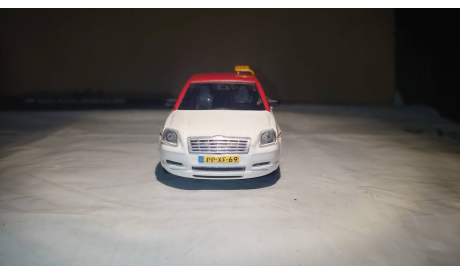 Toyota Avensis Second generation (T250/2003-2009) 1/43, масштабная модель, Leo Models, scale43