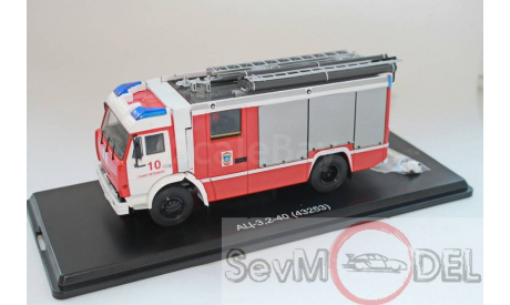 Бесплатная доставка ! SSM Пожарная машина АЦ-3,2-40 Камаз-43253 Санкт-Петербург, масштабная модель, 1:43, 1/43, Start Scale Models (SSM)