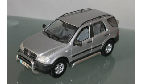 1:18 MAISTO MERCEDES BENZ ML 320 silber 1 / 18, масштабная модель, Mercedes-Benz, scale18