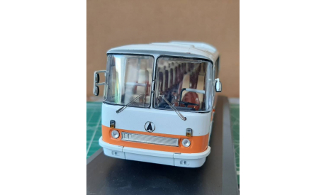 ЛАЗ-699Р бело-оранжевый classicbus, масштабная модель, scale43