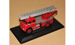 1/43 YatMing Signature Series DAF A1600 Fire Engine 1962 red/silver, Netherlands