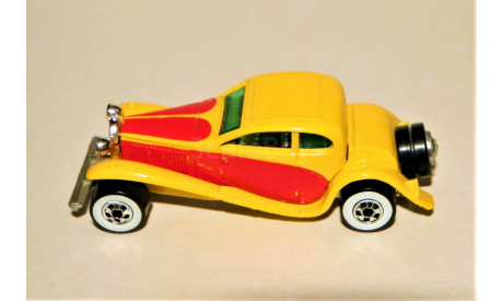 Hot Wheels 2-Doors Super Coupe yellow/red 1980, масштабная модель, Hot Wheels, made in Malaysia, scale0