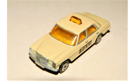 Corgi Juniors MERCEDES-BENZ 240D (W114/W115) 1968 TAXI beige, Germany, масштабная модель, Corgi Juniors (made in England), scale0