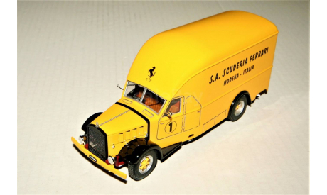 EXOTO Alfa Romeo 500 (4x2) Race Car Transporter S.A. SCUDERIA FERRARI Modena Italia 1950 yellow, масштабная модель, scale43