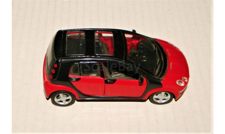 1/35 Maisto Smart Forfour 2004-2006 red/black, Germany, масштабная модель, scale35