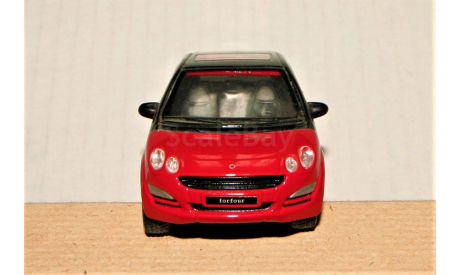 1/35 Maisto Smart Forfour 2004-2006 red/black, Germany, масштабная модель, scale35