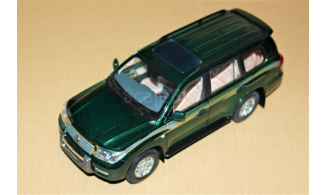 1/18 Paudi #2189GE TOYOTA Land Cruiser 200 2008 green metallic, масштабная модель, Paudi Models, scale18