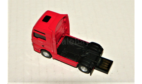 USB-Stick MAN TGX 18.560 XXL (4x2) red 4 GB USB Flash Drive, масштабные модели (другое)