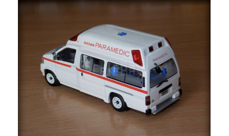 Nissan Elgrand (paramedic) скорая медицинская помощь ambulance, масштабная модель, 1:43, 1/43