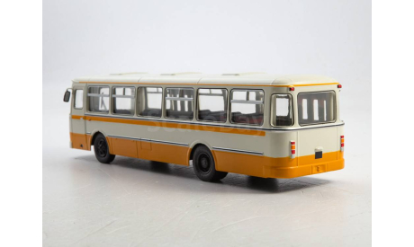 Автобус ЛиАЗ-677М бело-желтый СОВА, масштабная модель, Советский Автобус, scale43