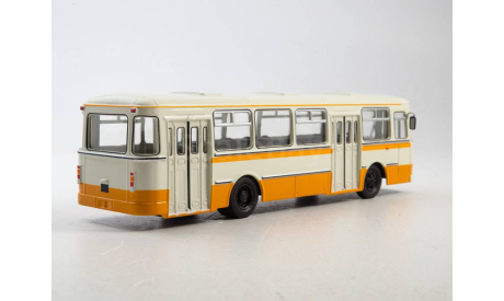 Автобус ЛиАЗ-677М бело-желтый СОВА, масштабная модель, Советский Автобус, scale43