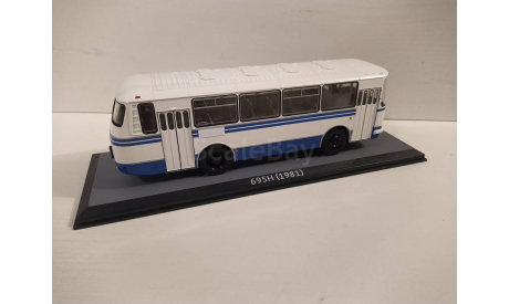 Автобус ЛАЗ-695Н бело-синий, масштабная модель, Classicbus, 1:43, 1/43
