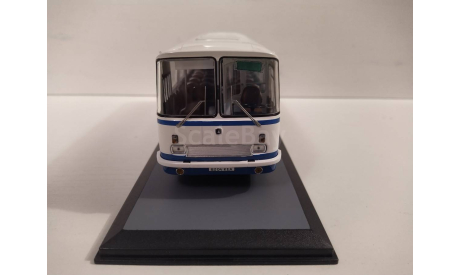 Автобус ЛАЗ-695Н бело-синий, масштабная модель, Classicbus, 1:43, 1/43
