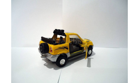 Toyota RAV4, масштабная модель, Tins toys, scale32
