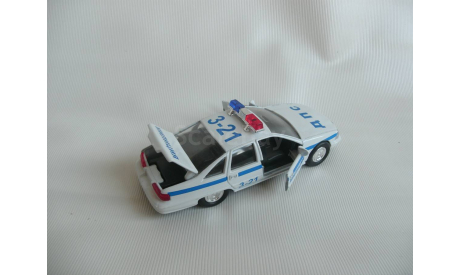 1:43 Chevrolet Caprice, Милиция ДПС, масштабная модель, Welly, scale43