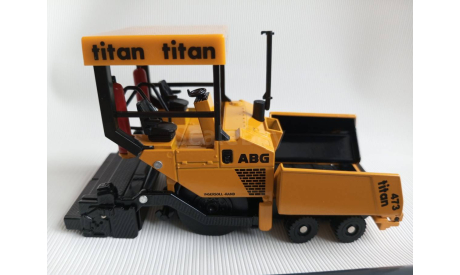 1:50  асфальтоукладчик ABG TITAN 473, масштабная модель трактора, Wan Ho Industrial Co, scale50