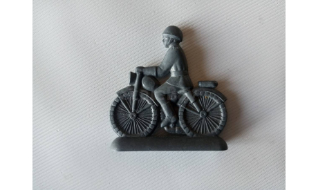 Мотоциклист, металл 4,5 см, Сделано в СССР, фигурка, scale0