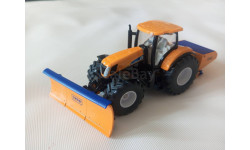 1/50 трактор New Holland со снегоуборочным оборудованием Schmidt, пр-во Siku