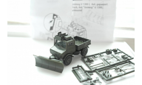 1:87 Unimog U1300L - бронированный военный с отвалом, Roco, масштабная модель, 1/87, Mercedes-Benz