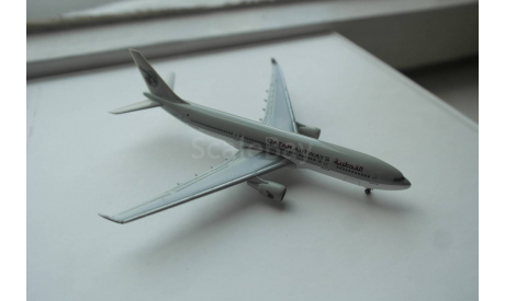 1:500  Airbus A330-200 Qatar Airways, Herpa, с 1 рубля без резервной цены, масштабные модели авиации