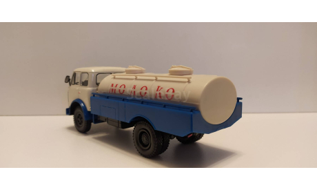 МАЗ-5334 АЦПТ-5,6 Молоко НАП, масштабная модель, scale43