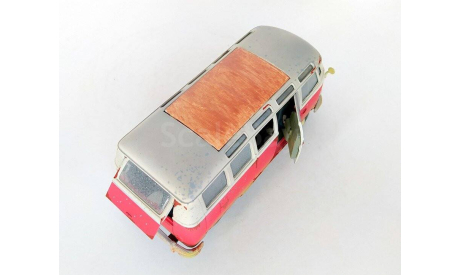 1:25 Volkswagen Van ’Samba’ (красный/белый) Фольксваген Maisto  Б.10079, масштабная модель, scale24