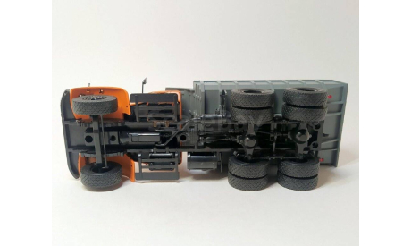 КРАЗ-256Б1 самосвал (оранжевый/серый) DeAgostini  Б.11384, масштабная модель, scale43