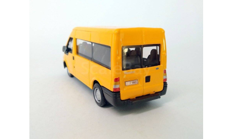 Ford Transit микроавтобус (жёлтый) Форд Cararama  Б.7744, масштабная модель, Bauer/Cararama/Hongwell, scale43