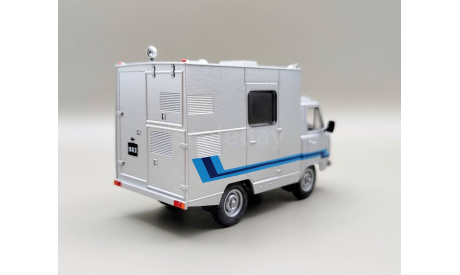 УАЗ-3303 (452Д) ПРТС / Телевидение (серебристый) DeAgostini  М.0058, масштабная модель, scale43