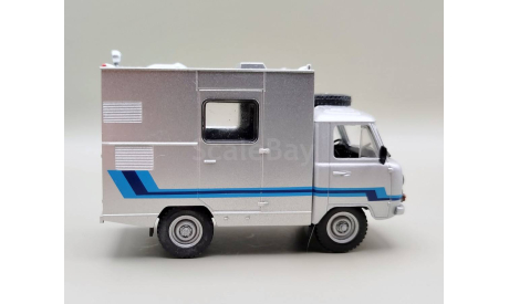 УАЗ-3303 (452Д) ПРТС / Телевидение (серебристый) DeAgostini  М.0058, масштабная модель, scale43