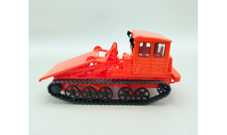 Трактор трелёвочный ТДТ-60 (красный) Hachette  М.0066, масштабная модель, scale43
