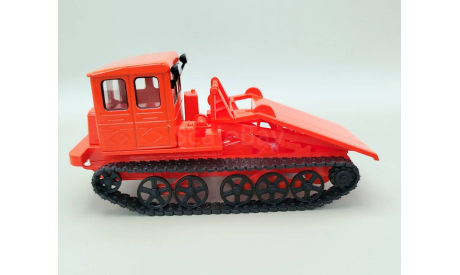 Трактор трелёвочный ТДТ-60 (красный) Hachette  М.0066, масштабная модель, scale43