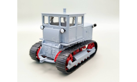 Трактор Т-100 гусеничный (серый) Hachette  М.0071, масштабная модель, scale43, ВТЗ