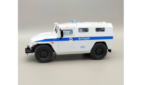 Горький-2330 ’Тигр’ ОМОН / Милиция (белый) DeAgostini  М.0076, масштабная модель, ГАЗ, scale43