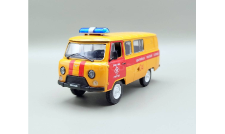 УАЗ-3909 Аварийная служба(жёлтый) DeAgostini М.0165, масштабная модель, scale43