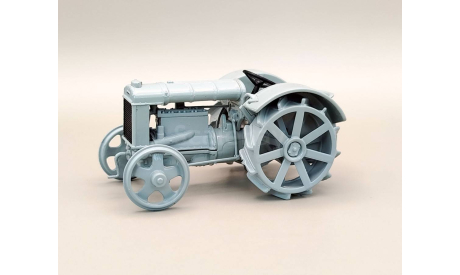 Трактор Фордзон-Путиловец (серый) Hachette  М.0372, масштабная модель, scale43