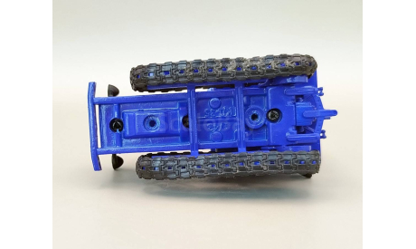 Трактор КД-35 гусеничный (т.синий) Hachette  М.0380, масштабная модель, scale43