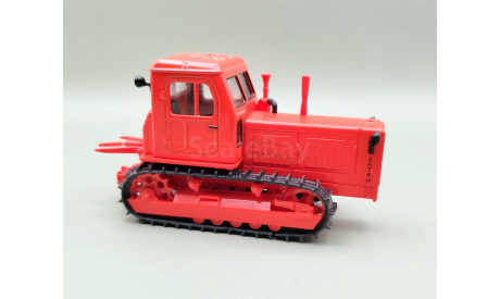 Трактор Т-4А гусеничный (красный) Hachette  М.0395, масштабная модель, scale43, Волгоградский тракторный завод