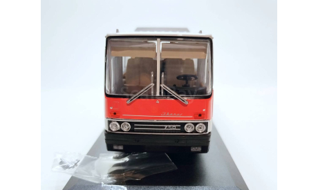 Автобус Ikarus 250.58  (белый/красный) Икарус ClassicBus М.0553, масштабная модель, scale43