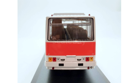 Автобус Ikarus 250.58  (белый/красный) Икарус ClassicBus М.0553, масштабная модель, scale43