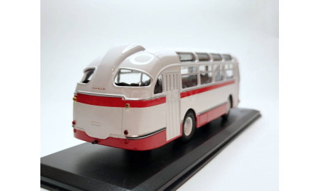Автобус ЛАЗ-695Е (белый/красный) ClassicBus М.0557, масштабная модель, scale43
