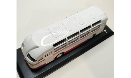 Автобус ЛАЗ-695Е (белый/красный) ClassicBus М.0557, масштабная модель, scale43