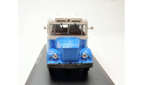 Автобус КАвЗ-651 первый выпуск (голубой/белый) ClassicBus М.0568, масштабная модель, scale43