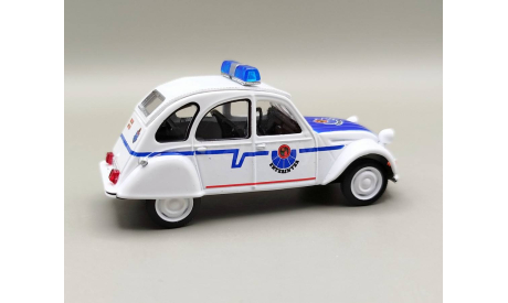 Citroën 2CV полиция страны Басков (белый/синий) DeAgostini  М.0602, масштабная модель, scale43