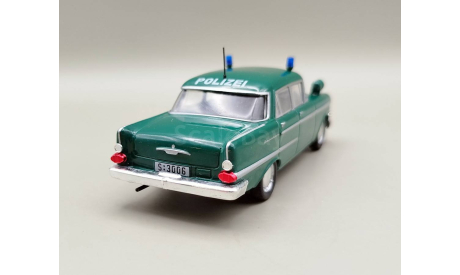 Opel Kapitän 1960 полиция Германии (зелёный) DeAgostini  М.0603, масштабная модель, scale43