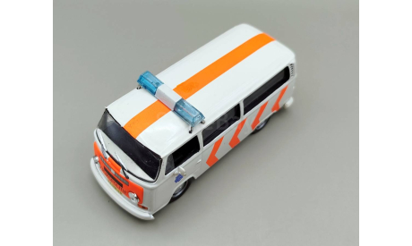 Volkswagen Transporter T2 полиция Нидерландов (белый/оранжевый) DeAgostini М.0611, масштабная модель, scale43